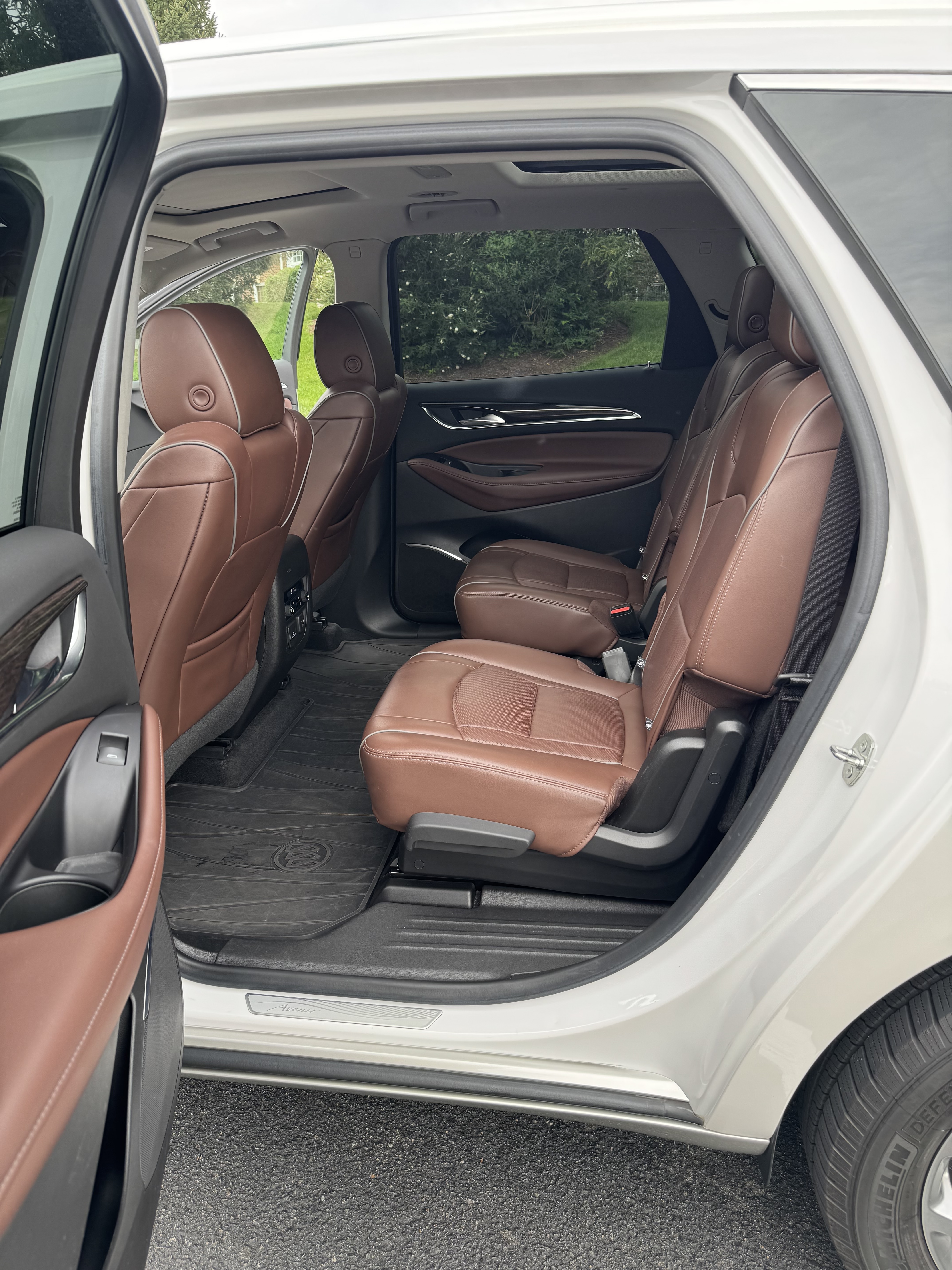 Used 2018 Buick Enclave Avenir AWD/4WD image 12