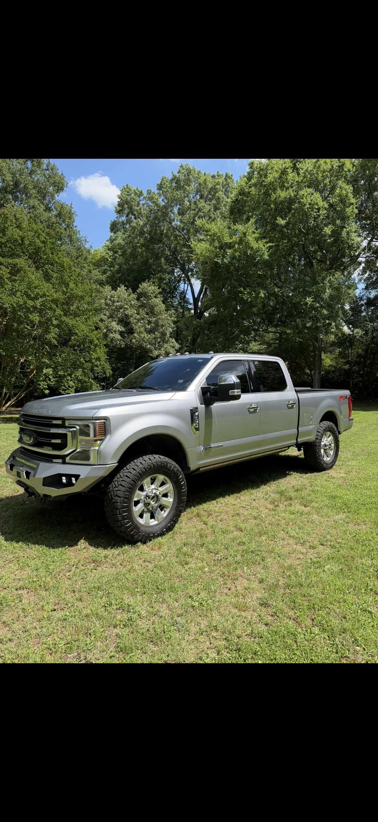 Used 2022 Ford F250 Platinum w/ FX4 Off-Road Package AWD/4WD image 2