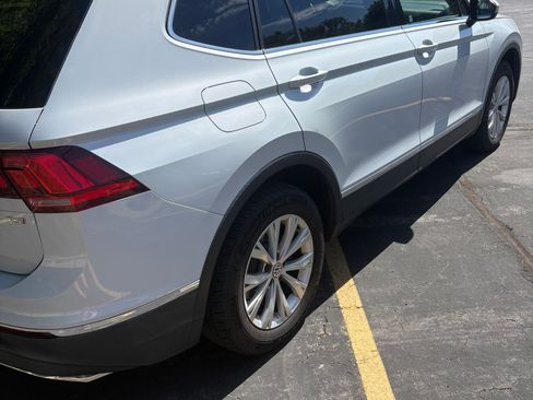 Used 2018 Volkswagen Tiguan SE FWD image 16