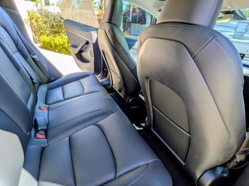 Used 2023 Tesla Model 3 Standard Range RWD image 10