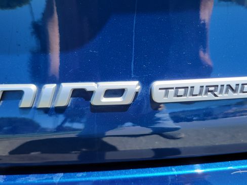 Used 2017 Kia Niro Touring w/ Advanced Technology Package image 2