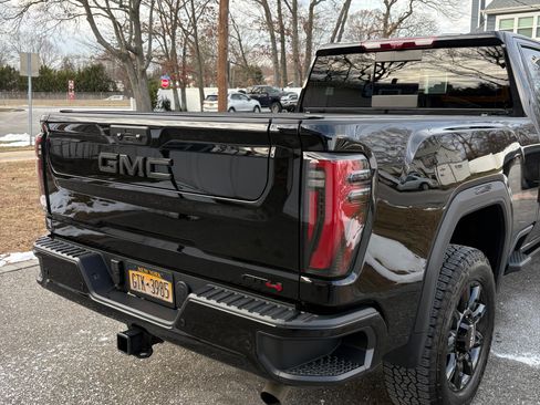 Used 2025 GMC Sierra 2500 AT4 w/ AT4 Premium Plus Package image 28