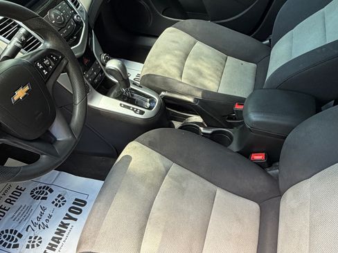 Used 2014 Chevrolet Cruze LS FWD image 15