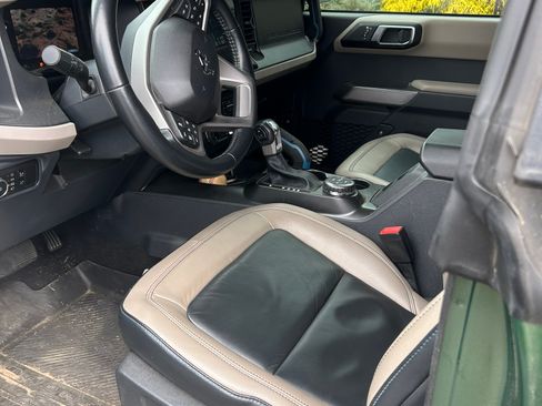 Used 2023 Ford Bronco Wildtrak image 12