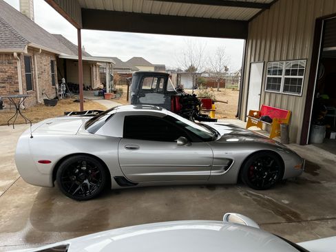Used 2004 Chevrolet Corvette Z06 w/ Memory Package RWD image 1