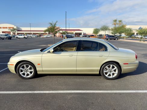 Used 2006 Jaguar S-TYPE 4.2 image 4
