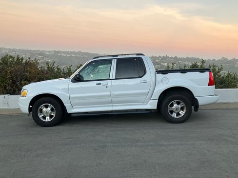 Used 2004 Ford Explorer Sport Trac XLT image 5