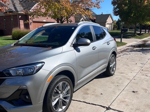 Used 2023 Buick Encore GX Select w/ Sport Touring Package image 2