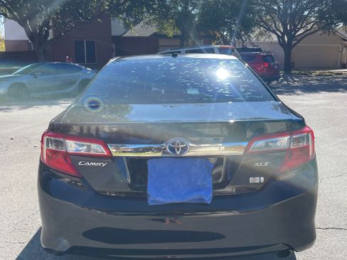 Used 2014 Toyota Camry XLE image 5