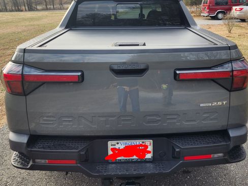 Used 2022 Hyundai Santa Cruz SEL Premium image 4