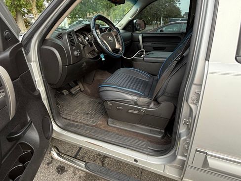 Used 2010 GMC Sierra 1500 SLE w/ Regional Value Package image 15