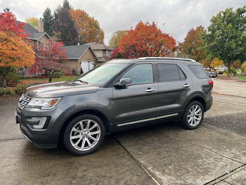 Used 2016 Ford Explorer Limited image 1