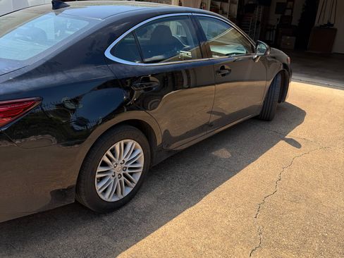 Used 2017 Lexus ES 350 w/ Accessory Package FWD image 9