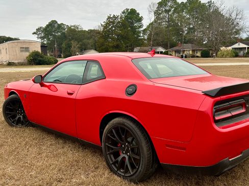 Used 2015 Dodge Challenger SRT Hellcat image 5