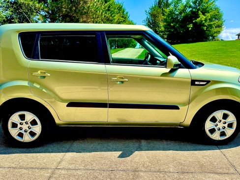Used 2012 Kia Soul FWD image 9