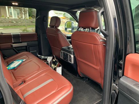 Used 2018 Ford F150 Platinum w/ Equipment Group 701A Luxury image 5