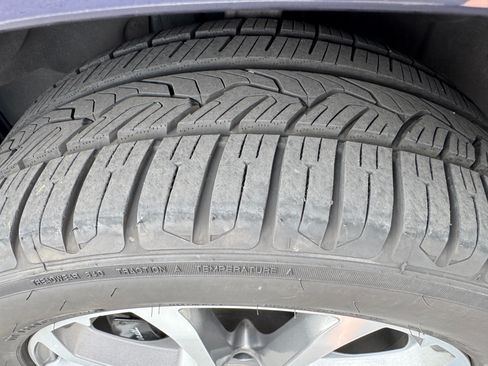 Used 2017 Maserati Levante w/ Luxury Package image 26