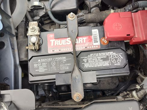 Used 2014 Scion iQ image 16