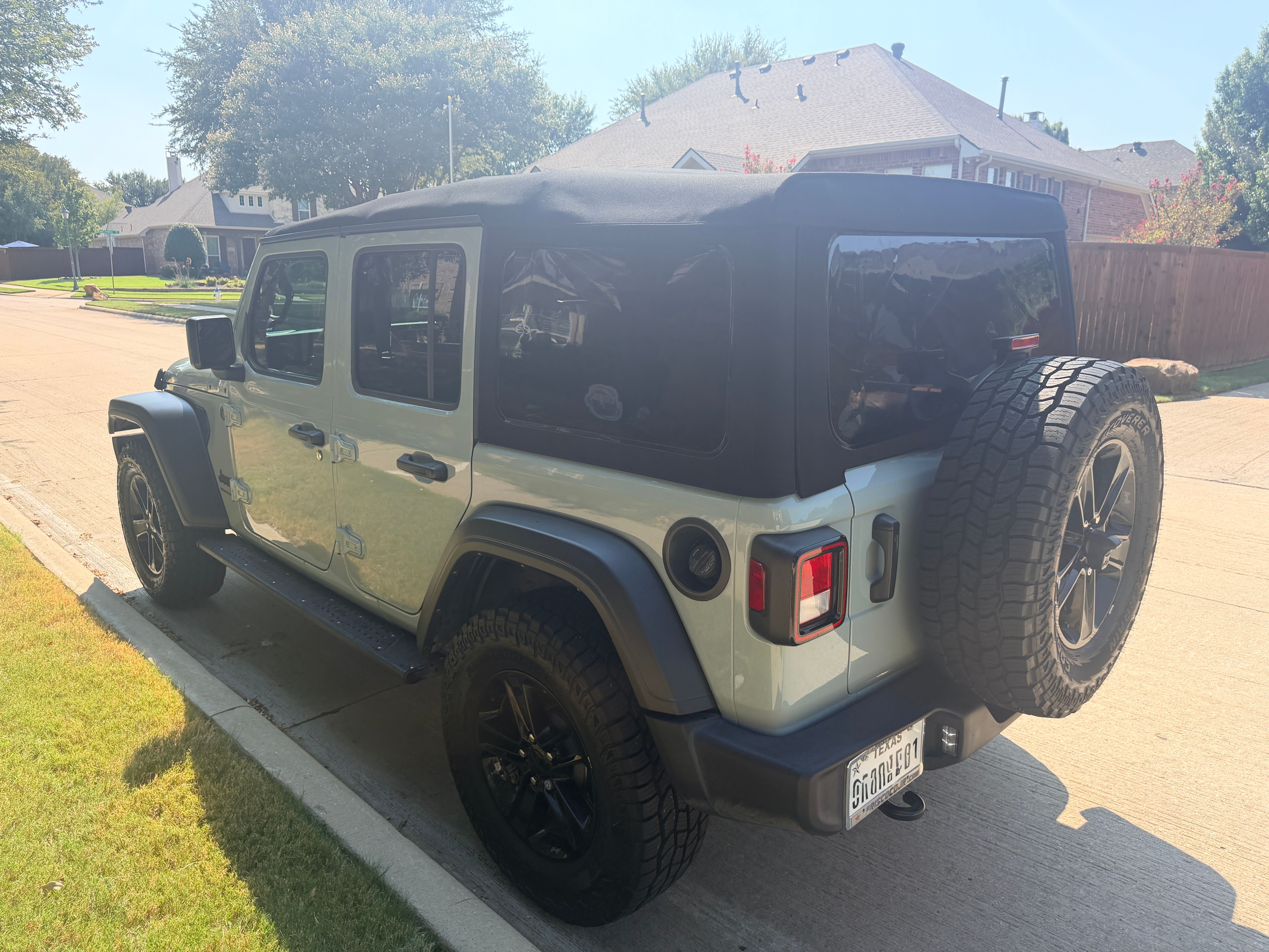 Used 2023 Jeep Wrangler Unlimited Sport AWD/4WD image 23