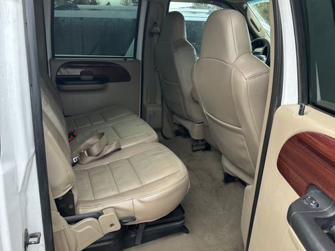 Used 2005 Ford F250 Lariat image 10