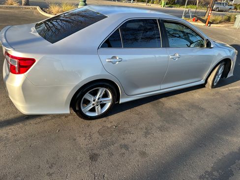 Used 2012 Toyota Camry SE image 4