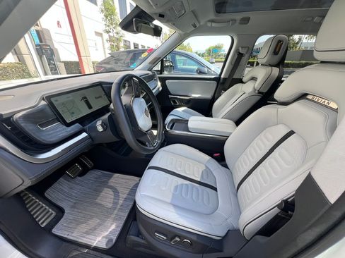 Used 2022 Rivian R1T Adventure AWD/4WD image 6