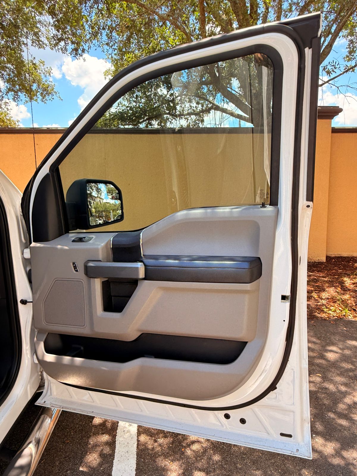 Used 2016 Ford F150 XLT RWD image 12