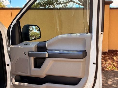 Used 2016 Ford F150 XLT RWD image 12