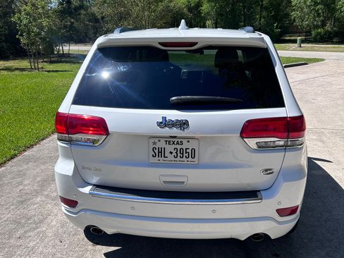 Used 2017 Jeep Grand Cherokee Overland image 5