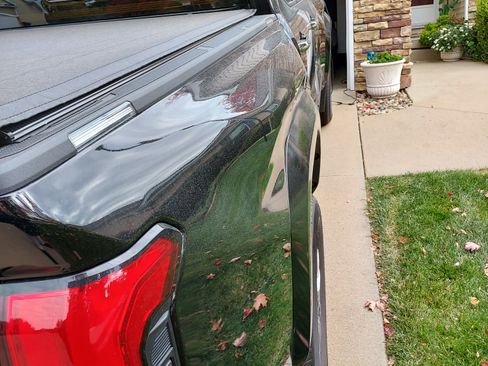 Used 2024 Toyota Tacoma Limited w/ Limited Package (LT) image 2