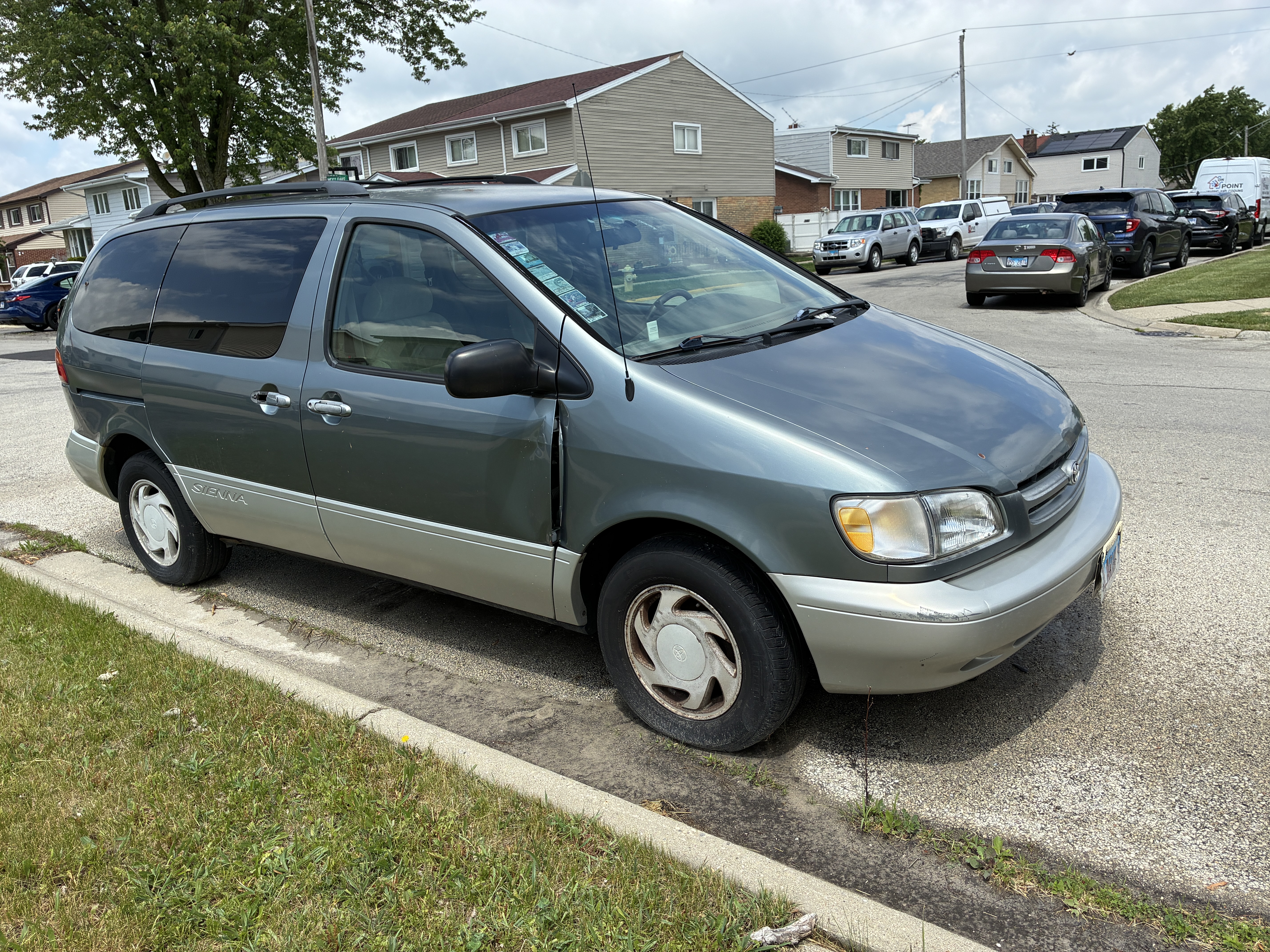 Used 1999 Toyota Sienna LE FWD image 6