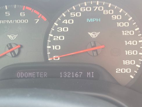 Used 2002 Chevrolet Corvette Convertible w/ Preferred Equipment Group2 image 8