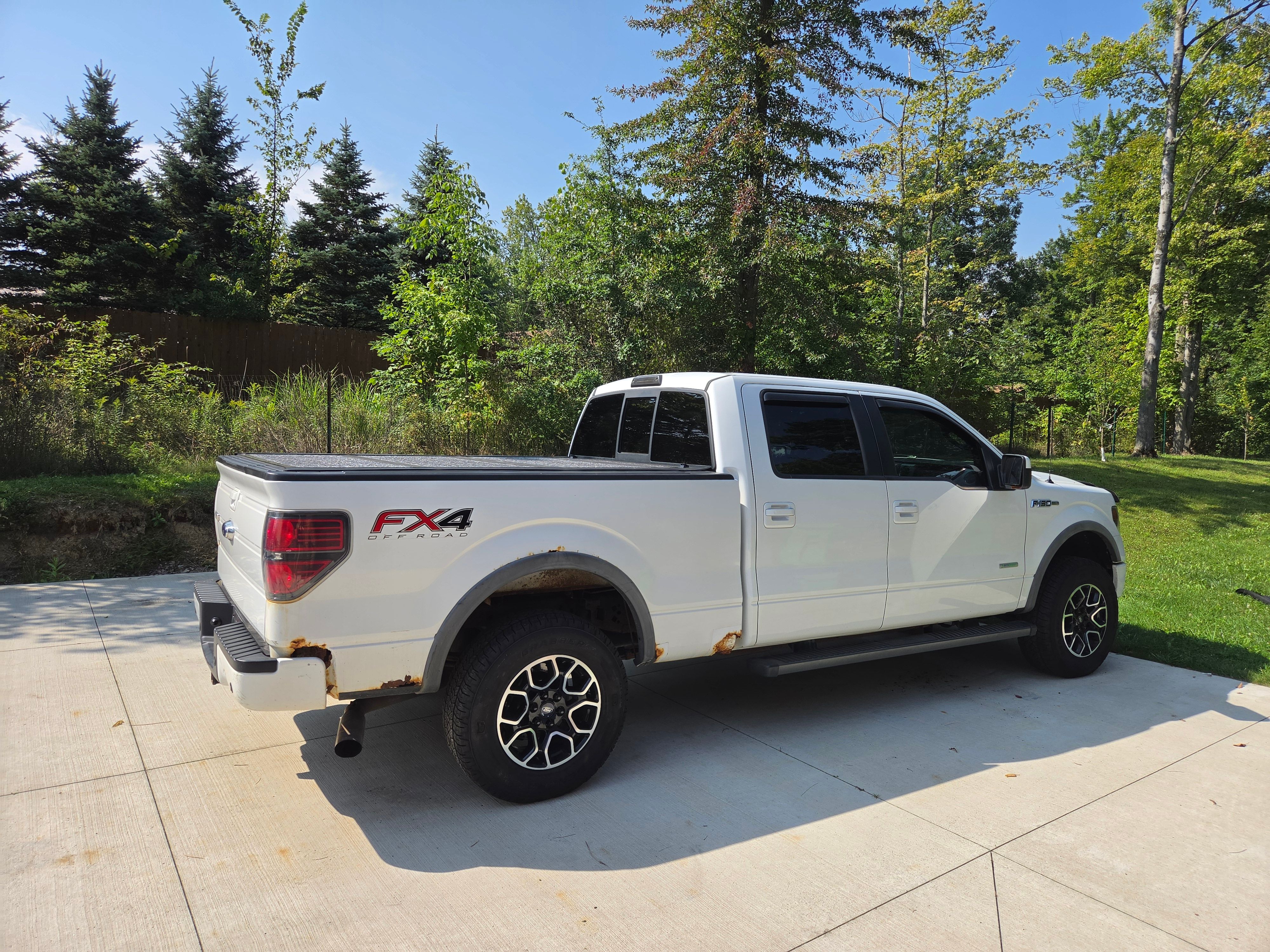 Used 2014 Ford F150 FX4 w/ Equipment Group 402A Luxury AWD/4WD image 5