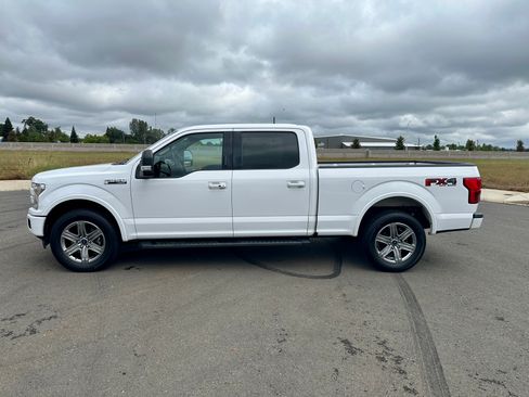 Used 2018 Ford F150 Lariat w/ Equipment Group 502A Luxury AWD/4WD image 4