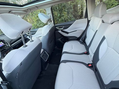 Used 2020 Subaru Forester Premium image 11