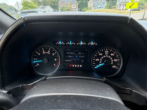 Used 2019 Ford F150 XLT w/ Equipment Group 302A Luxury RWD image 8