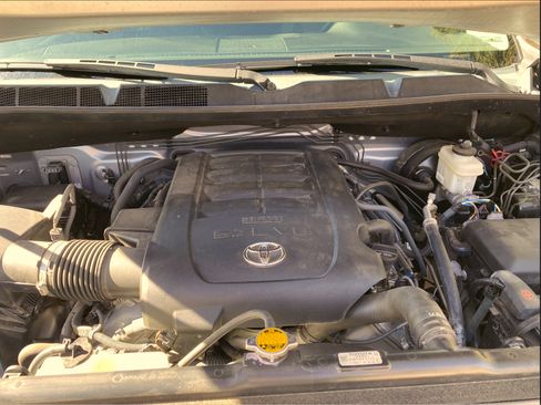 Used 2014 Toyota Tundra SR5 image 10