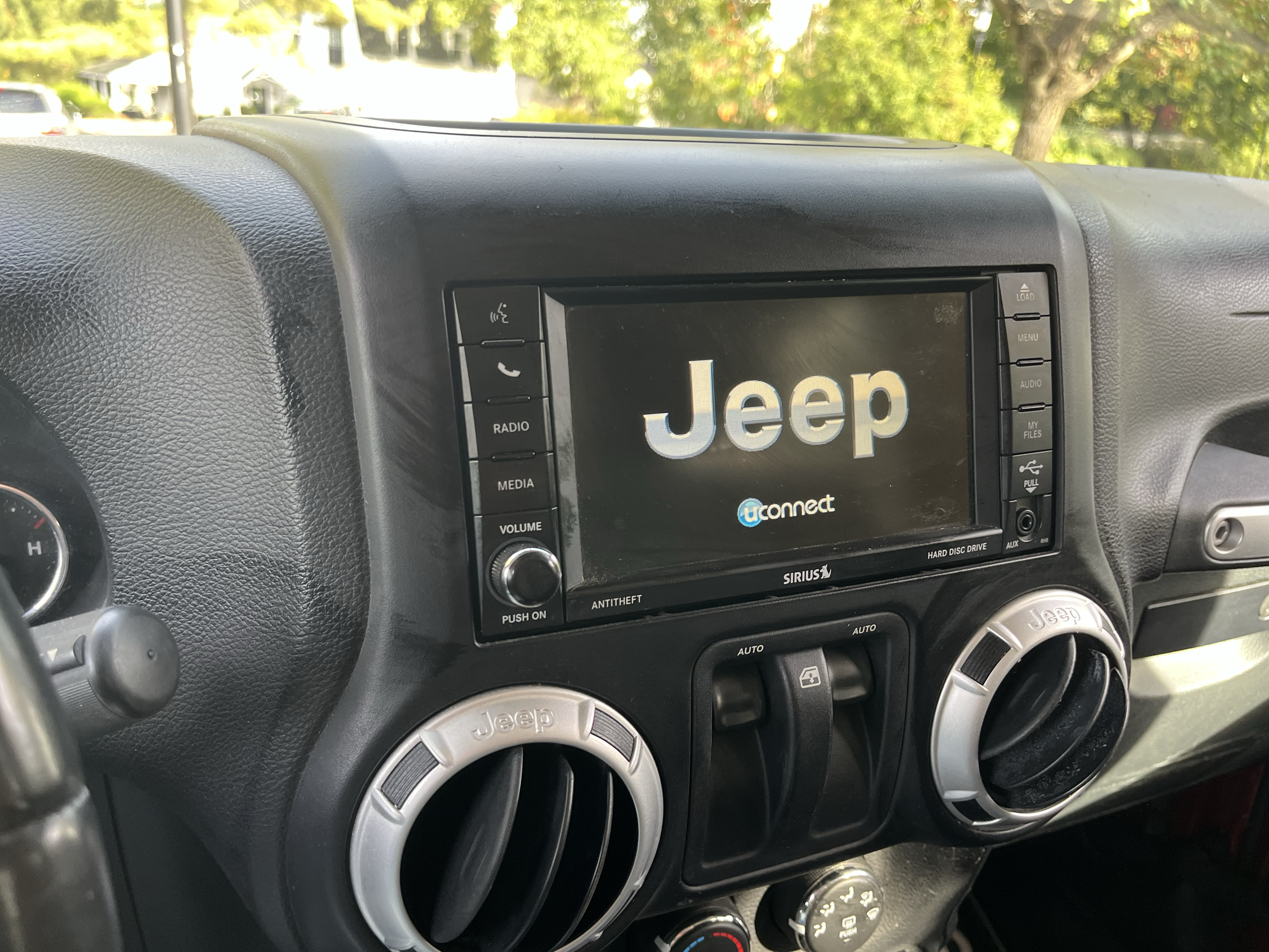 Used 2012 Jeep Wrangler Sahara w/ Connectivity Group AWD/4WD image 31