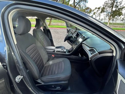 Used 2019 Ford Fusion SE image 11