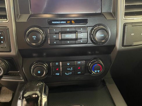 Used 2020 Ford F150 XLT w/ Equipment Group 302A Luxury AWD/4WD image 11