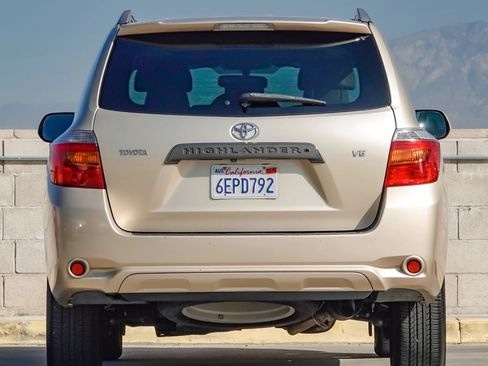 Used 2008 Toyota Highlander Sport w/ Tow Pkg image 4