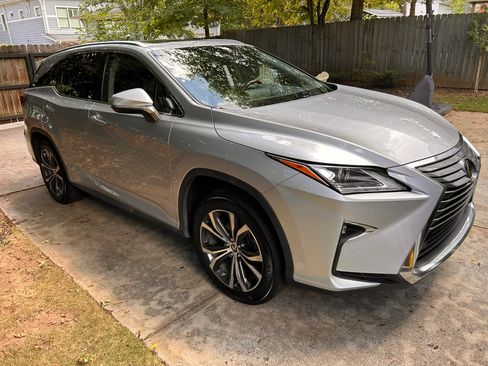 Used 2018 Lexus RX 350L FWD w/ Premium Package image 2
