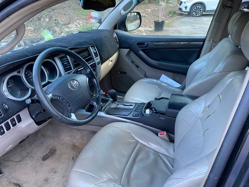 Used 2005 Toyota 4Runner Limited image 9