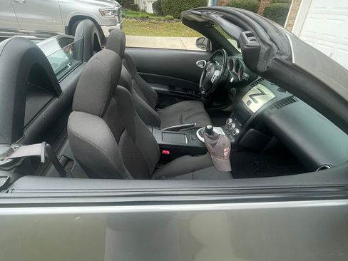 Used 2006 Nissan 350Z Enthusiast image 9