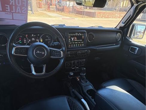 Used 2021 Jeep Wrangler Unlimited Sahara image 9