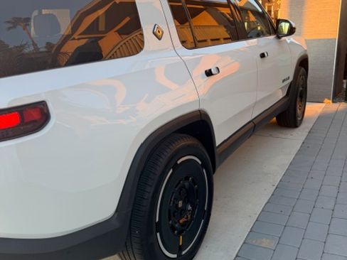 Used 2025 Rivian R1S Adventure image 2