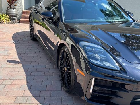 Used 2024 Porsche Panamera 4 image 2