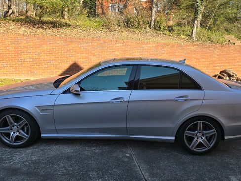 Used 2011 Mercedes-Benz E 63 AMG Sedan image 11
