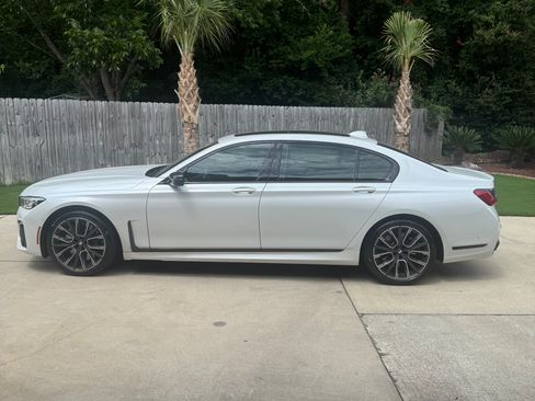 Used 2022 BMW 740i w/ M Sport Package RWD image 1