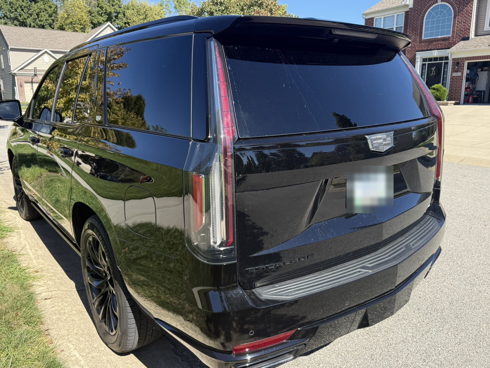 Used 2023 Cadillac Escalade Sport Platinum w/ LPO, ONYX Package AWD/4WD image 21